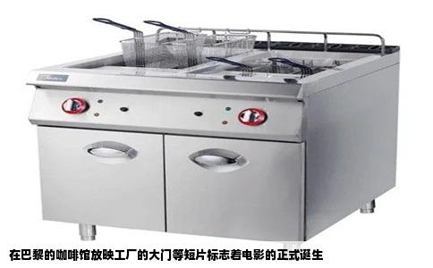 在巴黎的咖啡馆放映工厂的大门等短片标志着电影的正式诞生